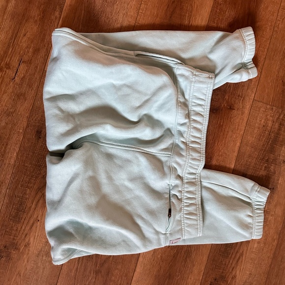 Carhartt women’s sweatpants/ Joggers size Large 12-14 - Picture 4 of 11